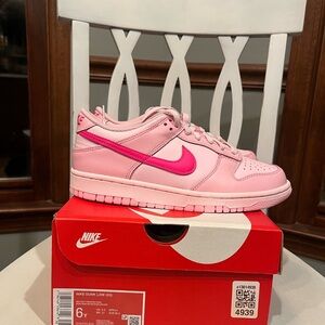 ‘Triple Pink’ Nike Dunks Size 6Y